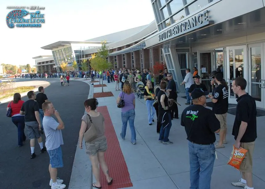 The entry line wrapping the Tinley Park Convention Center's south entrance on a show morning